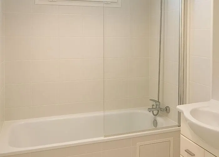 Dans Un Spacieux De 92m2 * Μπρεστ