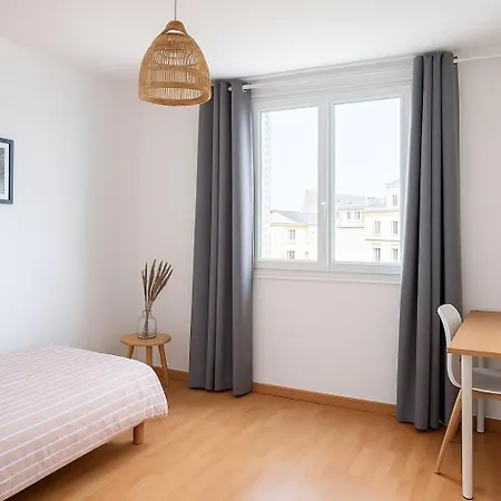 Dans Un Spacieux De 92m2 *